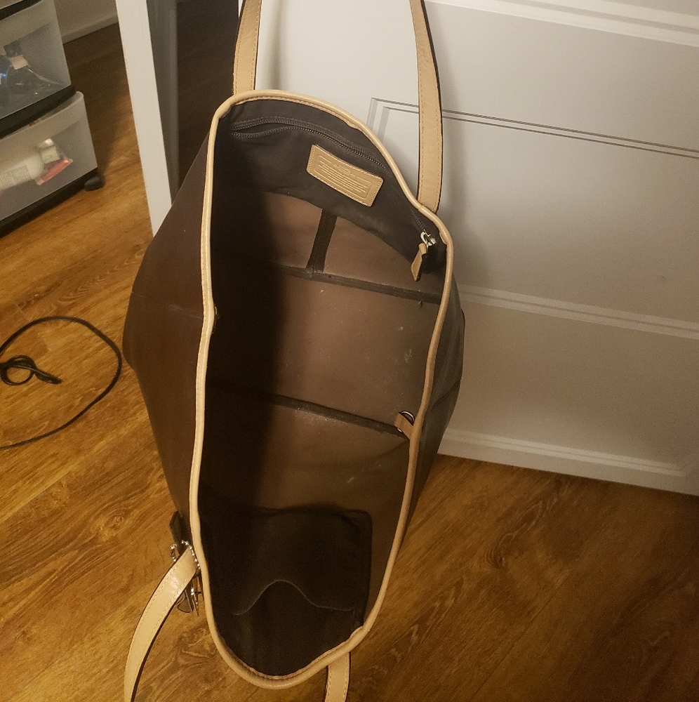 Coach Bucket Bag - Picture 3 of 3